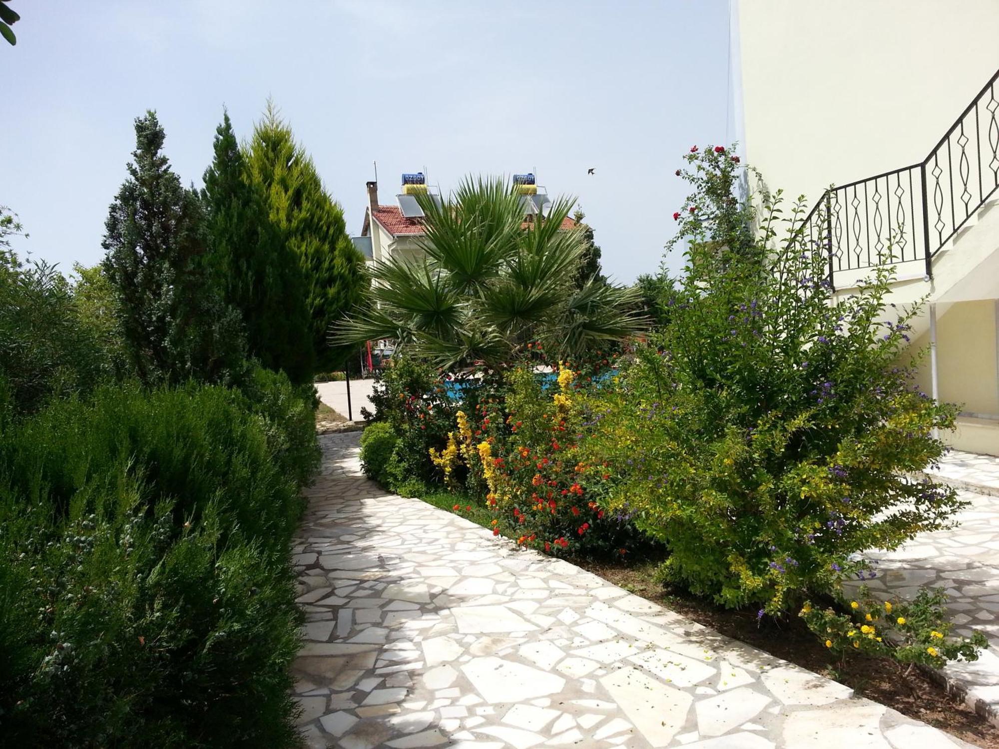 Melodi Club Apart Davutlar Bagian luar foto