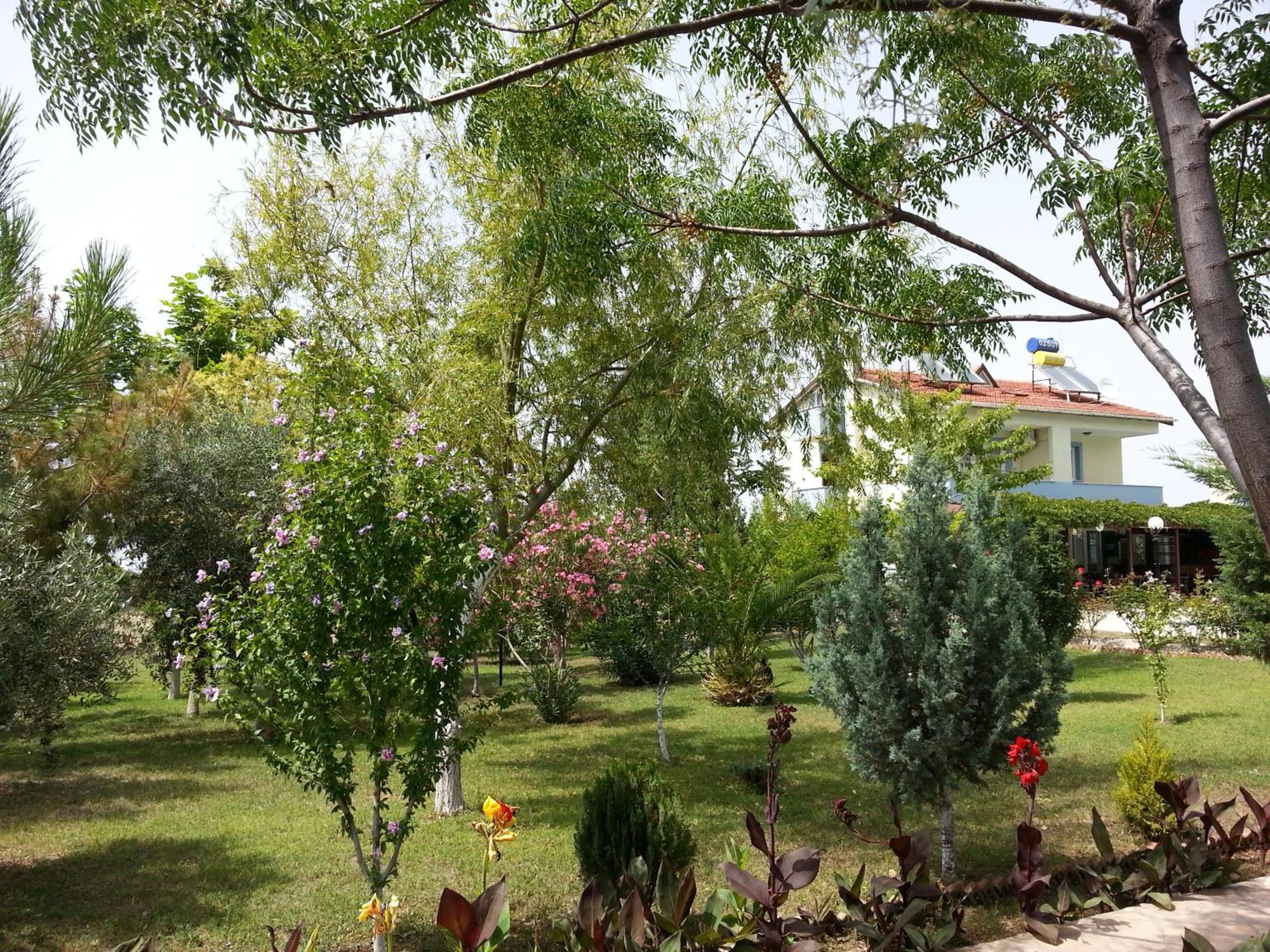 Melodi Club Apart Davutlar Bagian luar foto
