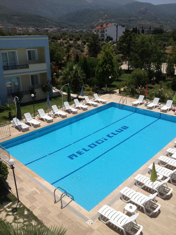 Melodi Club Apart Davutlar Bagian luar foto
