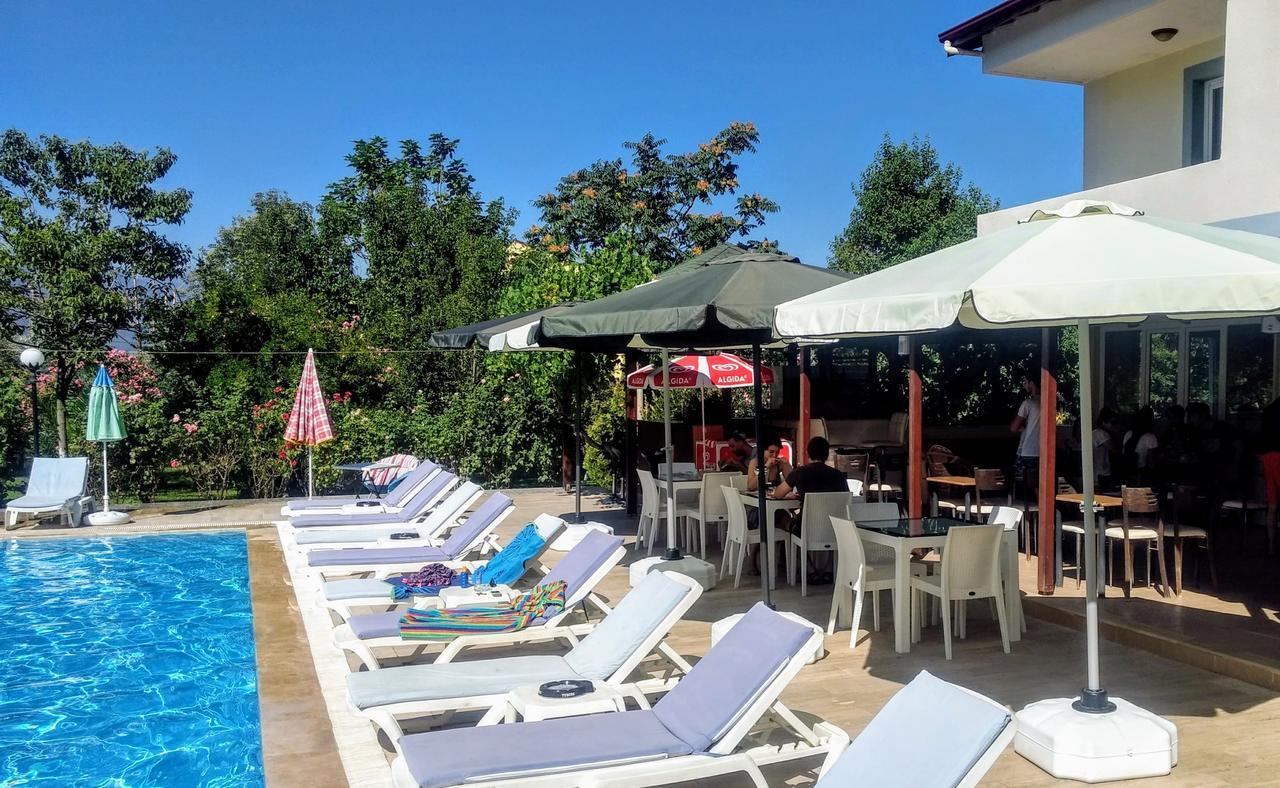 Melodi Club Apart Davutlar Bagian luar foto