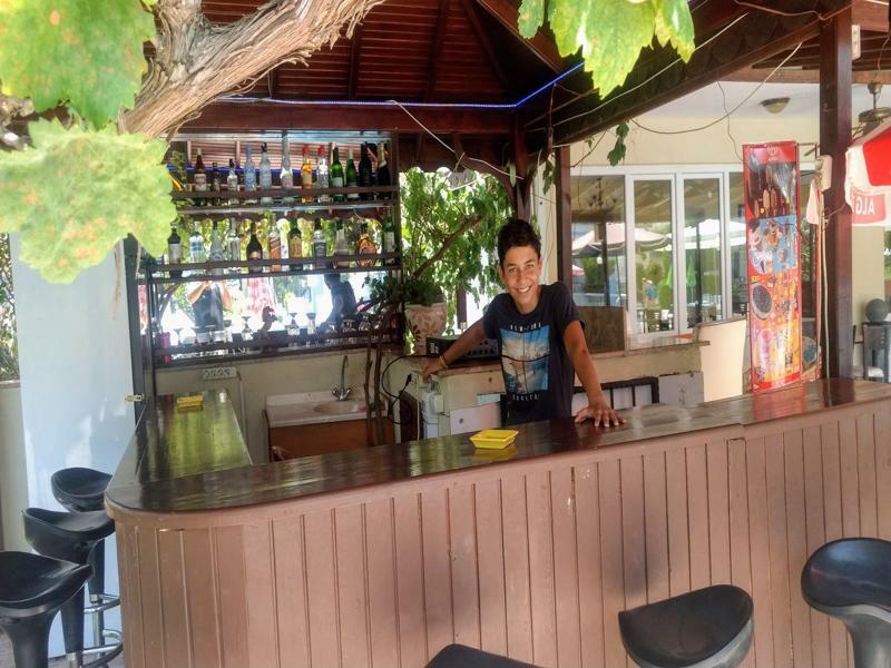 Melodi Club Apart Davutlar Bagian luar foto