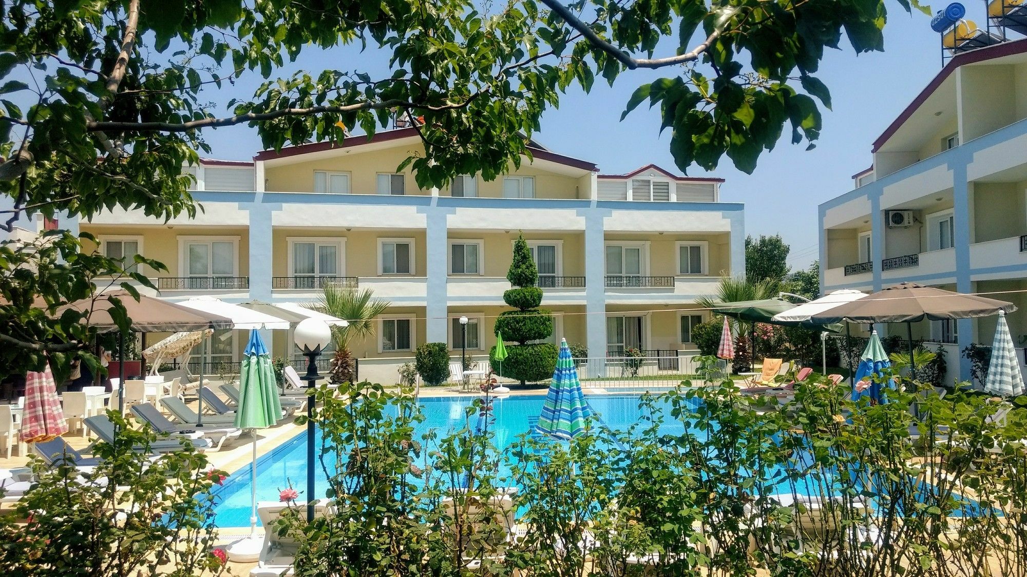 Melodi Club Apart Davutlar Bagian luar foto